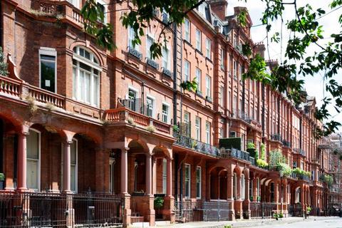 undefined, Cadogan Square, London, SW1X