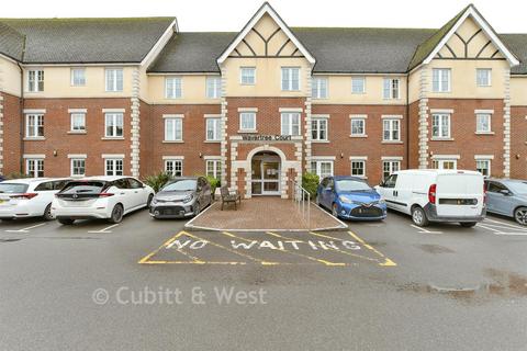 1 bedroom flat for sale, Massetts Road, Horley, Surrey