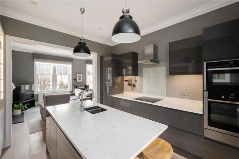 3 bedroom apartment for sale, Broomwood Road, London SW11