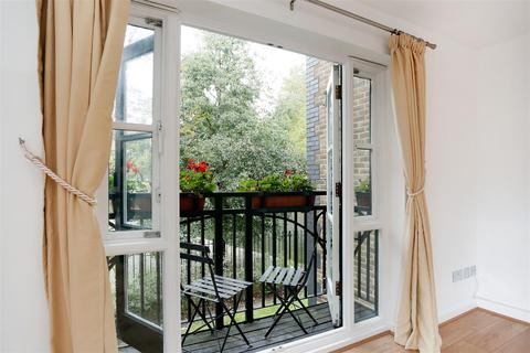 2 bedroom flat to rent, Hertford Lock House, Victoria Park, E3