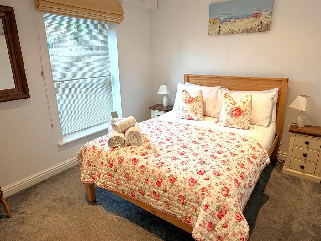 Double bedroom.jpg