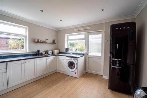 2 bedroom semi-detached bungalow for sale, Sheerwater Crescent, Hastings