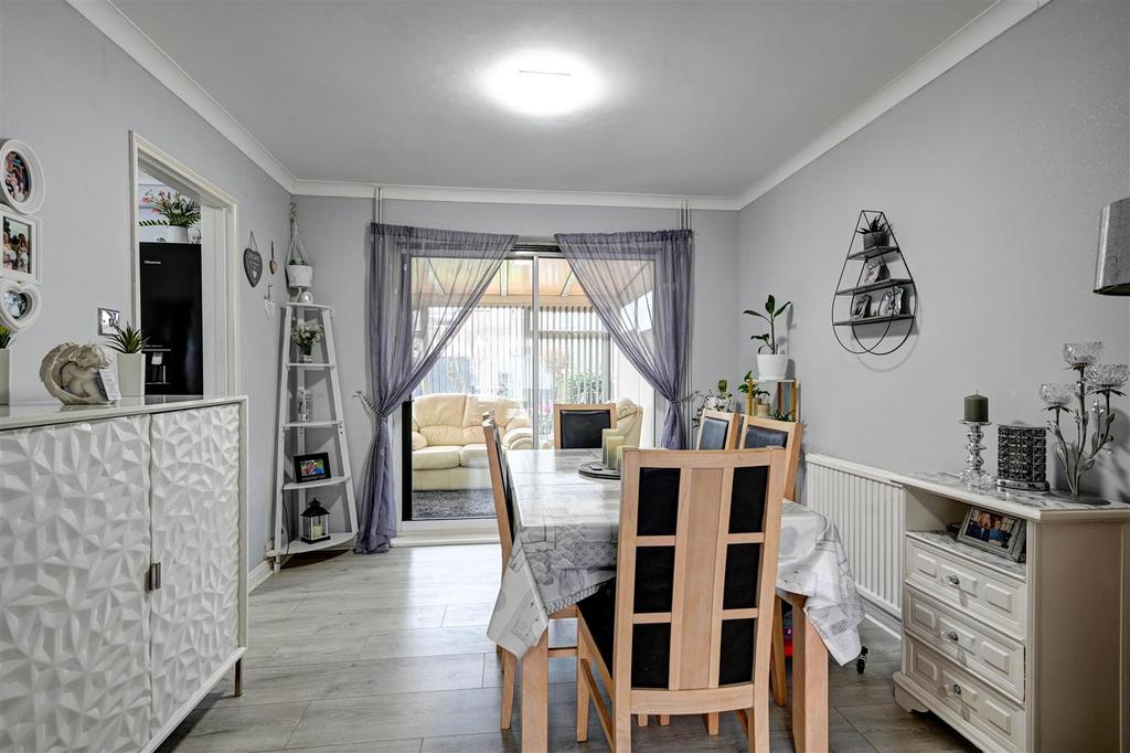 Dining Room.jpg
