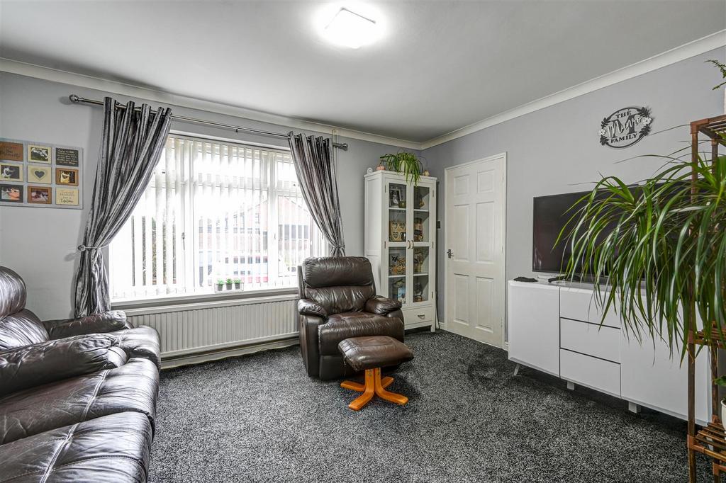 Lounge 1.jpg