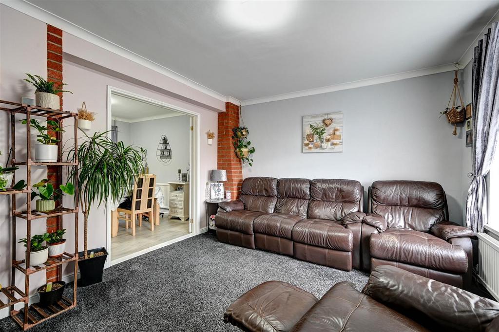 Lounge 3.jpg