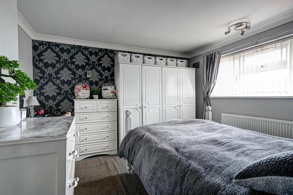 Bedroom 1 (1).jpg