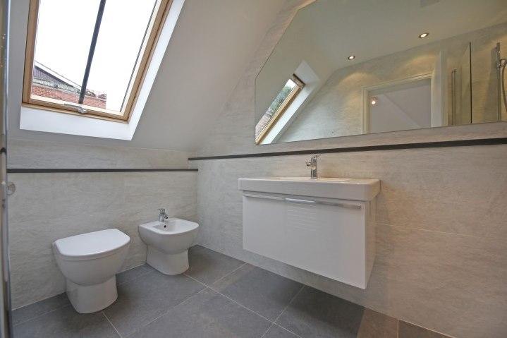 Bathroom 02