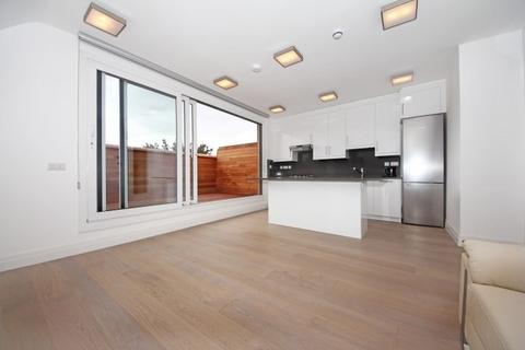 2 bedroom flat to rent, Elm Avenue, Ealing, London, W5
