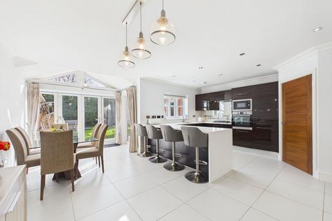 4 bedroom detached house for sale, Fivens Place, Horsham RH12