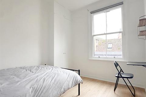 1 bedroom in a house share to rent, 67a North Road, Brighton BN1