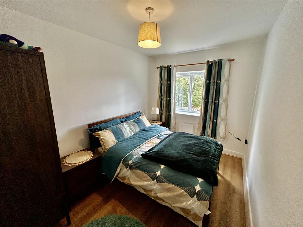 Bed2.JPG