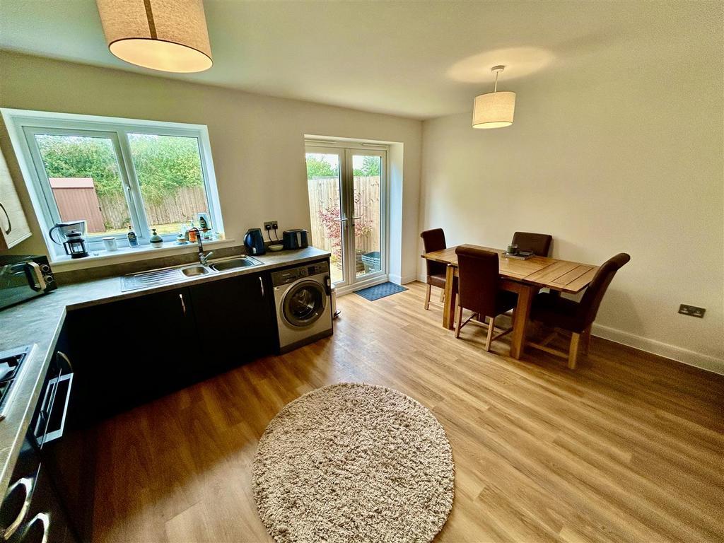 Kitchen 1.JPG