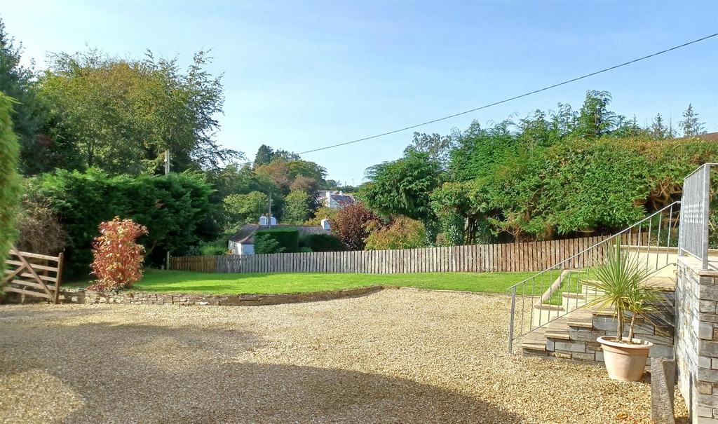 Front garden new 2.jpg