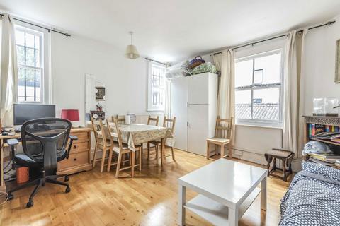 2 bedroom flat to rent, Wandsworth High Street, London SW18