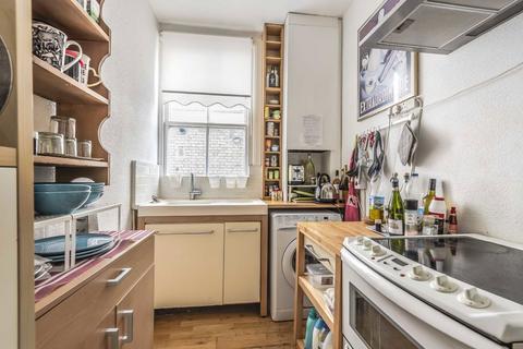 2 bedroom flat to rent, Wandsworth High Street, London SW18