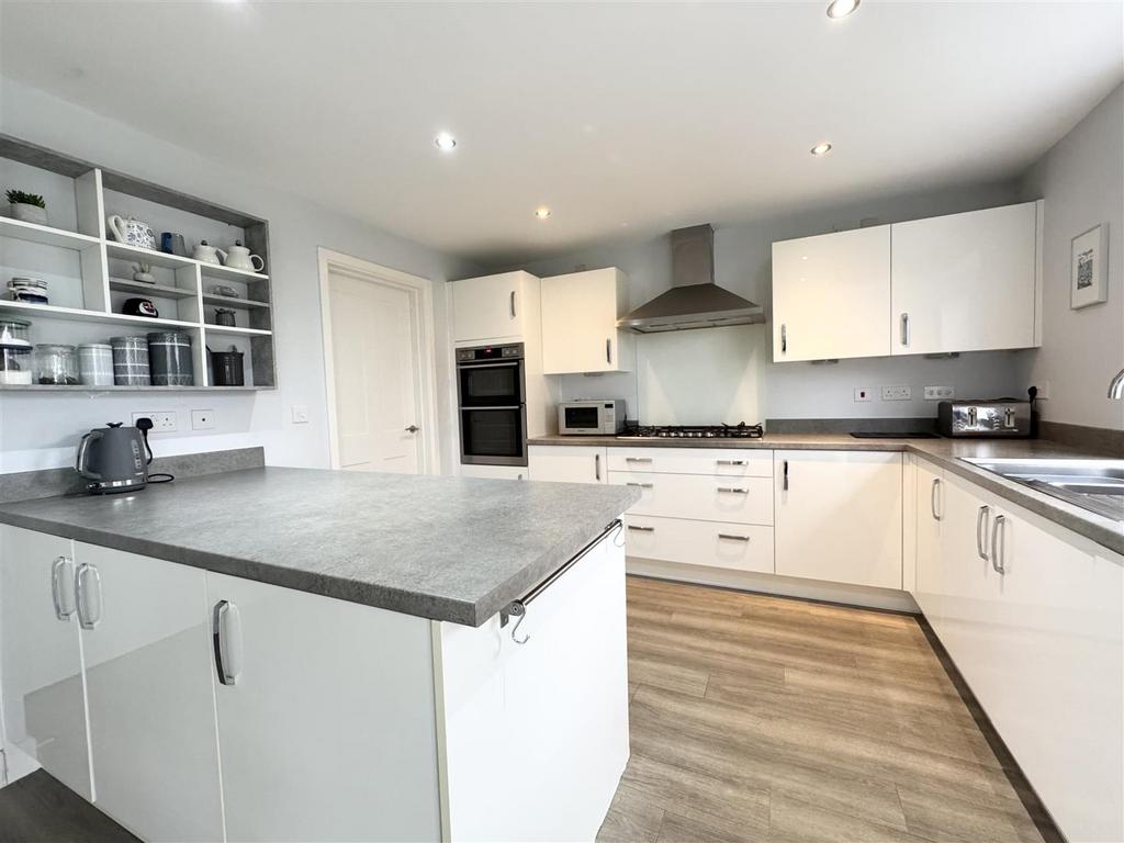 Dining kitchen