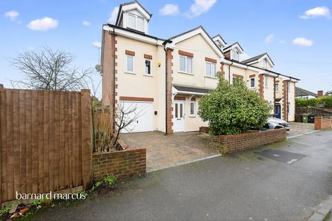 Hazon Way, Epsom