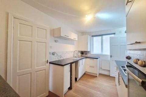 3 bedroom house to rent, Fosse Road, Farndon