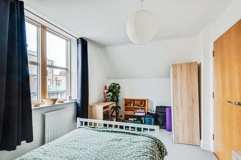 3 bedroom end of terrace house for sale, Sher Afzal Close, OXFORD