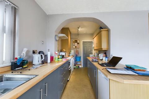 3 bedroom semi-detached house to rent, Gorseway, Romford RM7