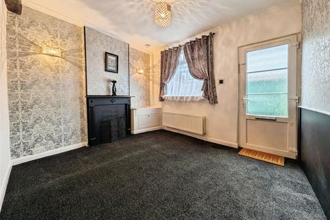 3 bedroom terraced house to rent, Portland Terrace, Kent ME12