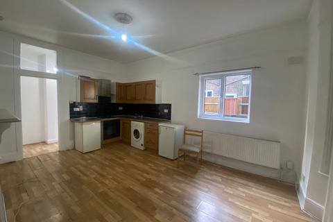 1 bedroom flat to rent, Earlham Grove, London E7