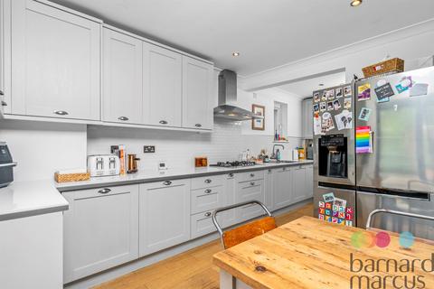 2 bedroom semi-detached house for sale, Coppetts Close, London