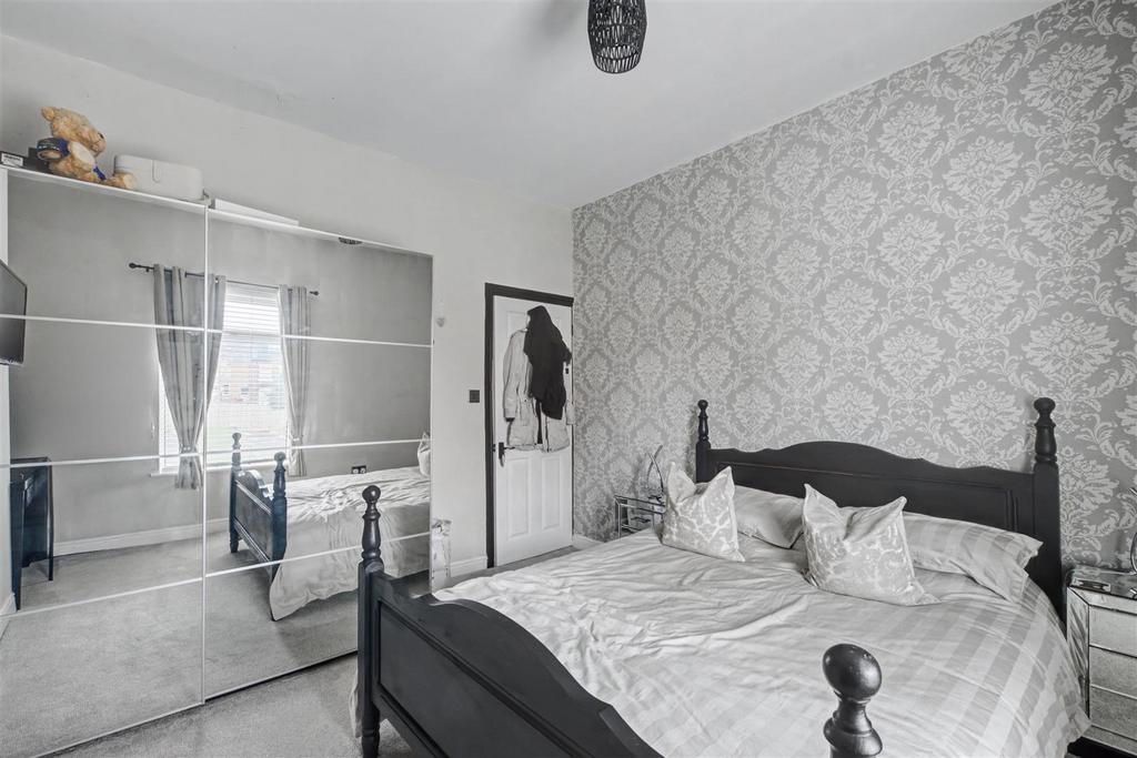 Bedroom 1 2.jpeg