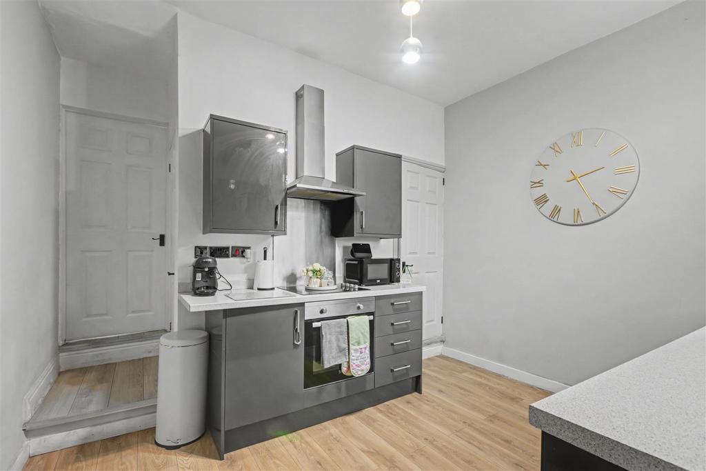 Kitchen 1.jpeg