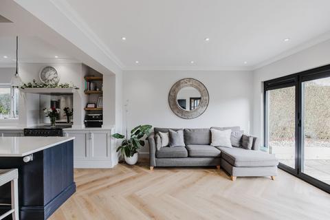 4 bedroom detached house for sale, Beautifully Remodelled Double Bay-Fronted Family Home in King's Lynn