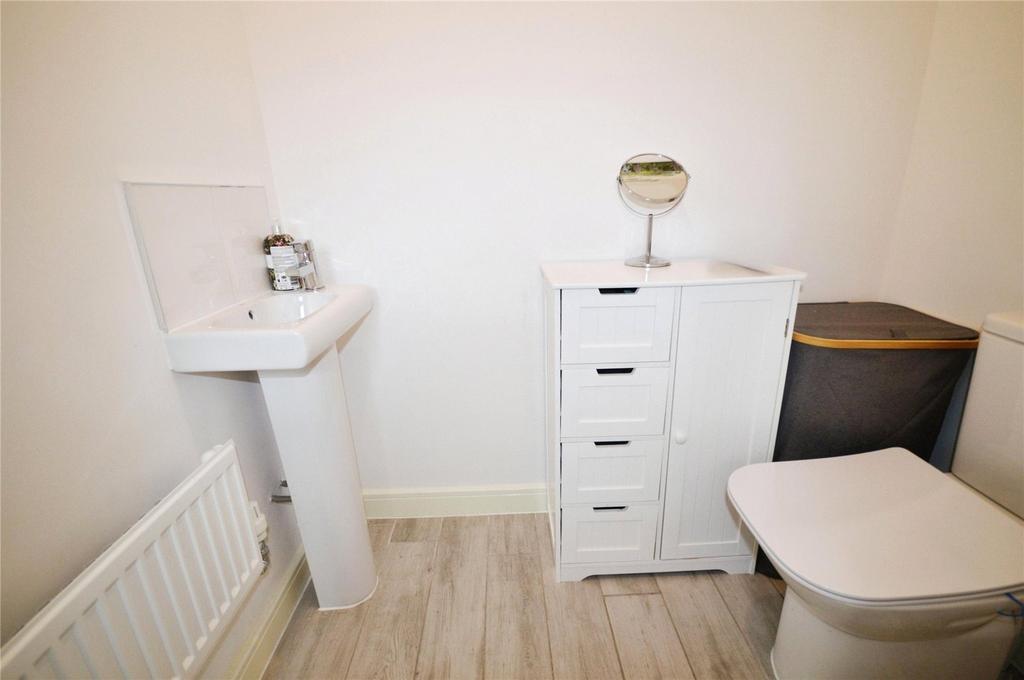 Cloakroom/Wc