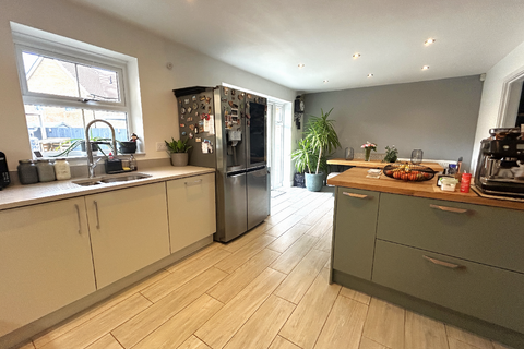 4 bedroom detached house for sale, Dering Corner, Biggleswade, SG18