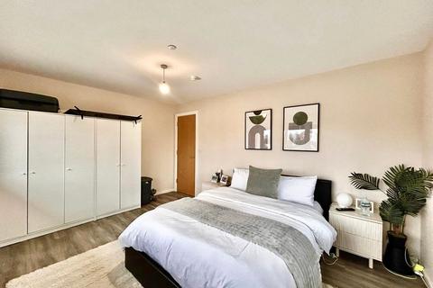 2 bedroom apartment to rent, Goodiers Drive, Salford, M5