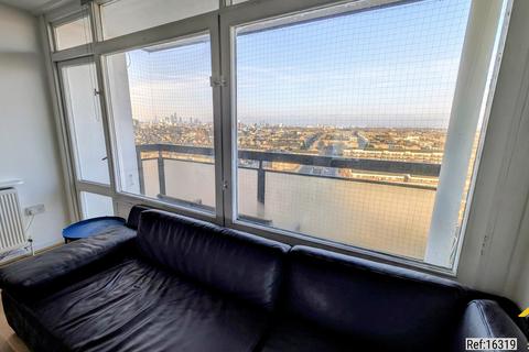 2 bedroom flat to rent, Landmark Heights, London, E5
