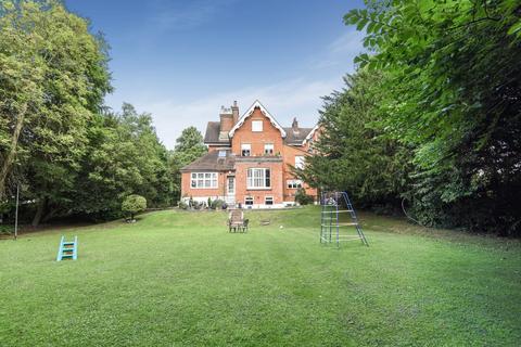 1 bedroom flat to rent, Alders Road, Reigate RH2