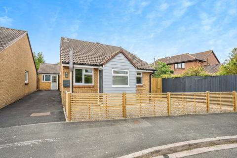 2 bedroom detached bungalow for sale, Southleigh Grove, Hayling Island PO11