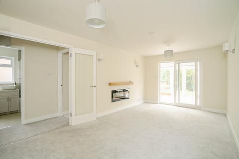 2 bedroom detached bungalow for sale, Southleigh Grove, Hayling Island PO11