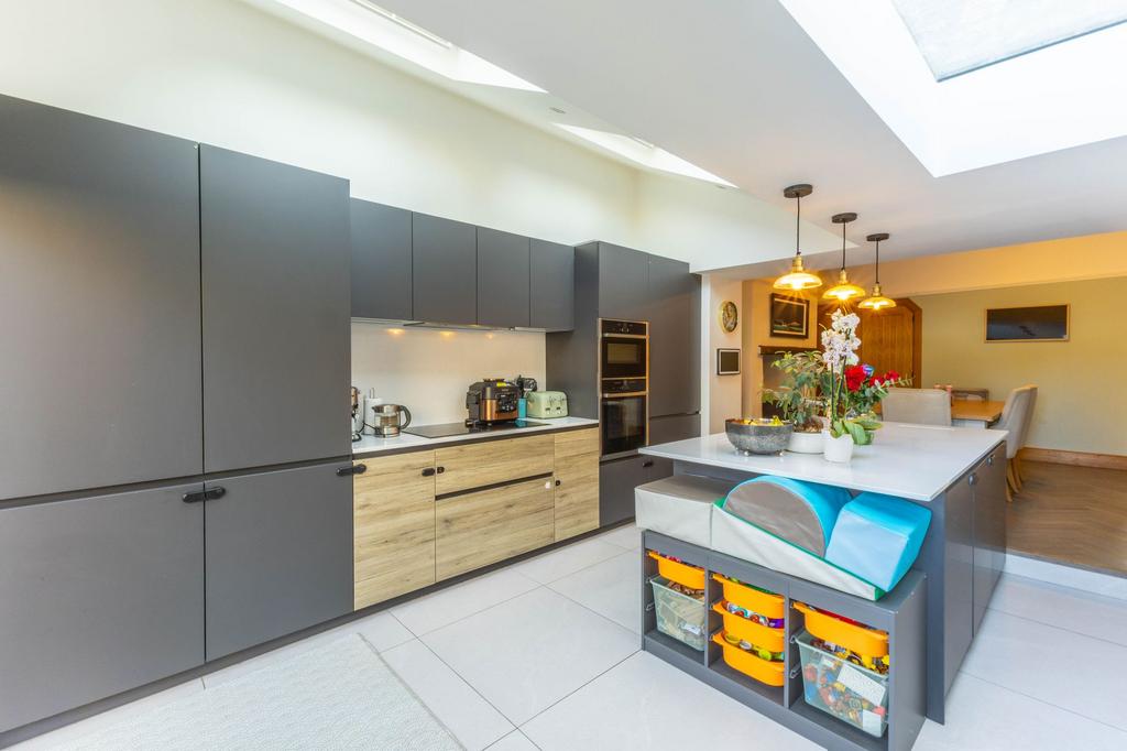 Kitchen / dining room
