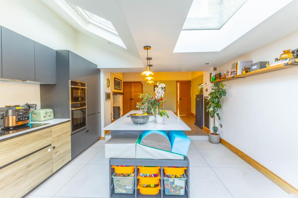 Kitchen / dining room