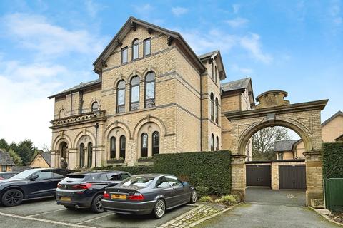 3 bedroom flat for sale, St. Margarets Road, Altrincham, Greater Manchester, WA14