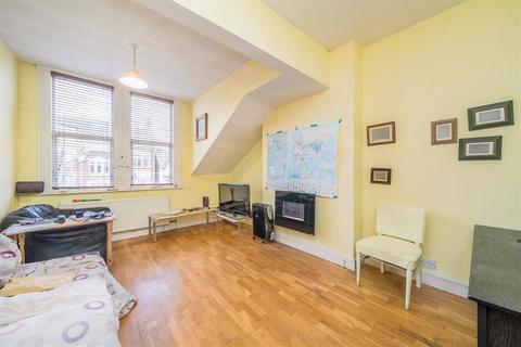 2 bedroom flat for sale, Chichele Road, London NW2