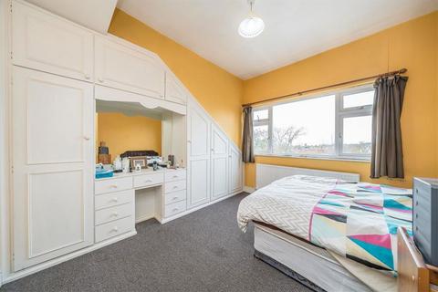 2 bedroom flat for sale, Chichele Road, London NW2