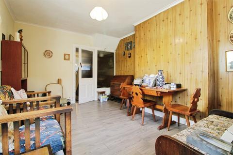 4 bedroom semi-detached house for sale, Romilly Road, Barry