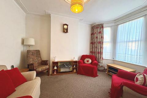 3 bedroom terraced house for sale, Monteagle Avenue, Barking