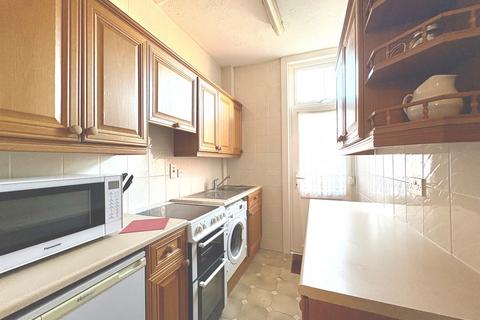 3 bedroom terraced house for sale, Monteagle Avenue, Barking
