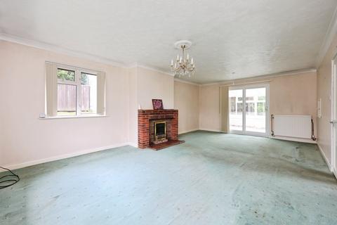 2 bedroom detached bungalow for sale, Guyers Road, Freshwater PO40