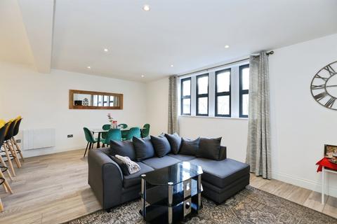 2 bedroom flat for sale, The Parade, Watford