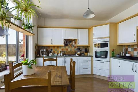 3 bedroom semi-detached house for sale, Athelstan Road, Hastings