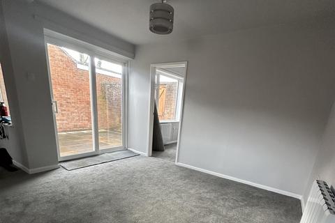 2 bedroom detached bungalow to rent, Queens Court, Ledbury HR8