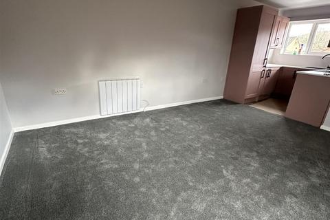 2 bedroom detached bungalow to rent, Queens Court, Ledbury HR8